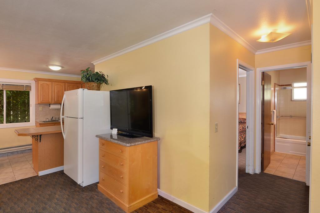 Surf Motel And Gardens Fort Bragg Exterior foto